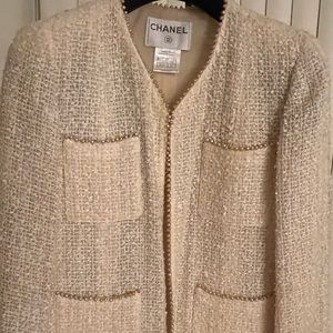 Chanel vintage jacket with pearls vintage